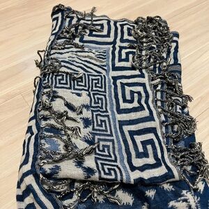 Geometric Greek Pashmina Reversible Blue and Off-White Scarf
